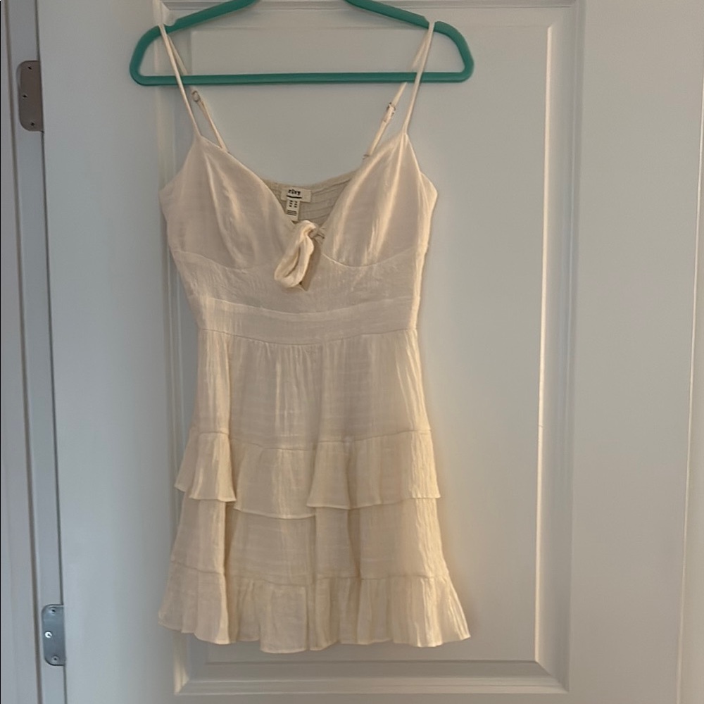 Privy Dress Size Medium Elegant Cream Spaghetti Strap Dress